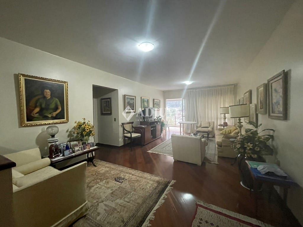 Apartamento à venda com 3 quartos, 183m² - Foto 2