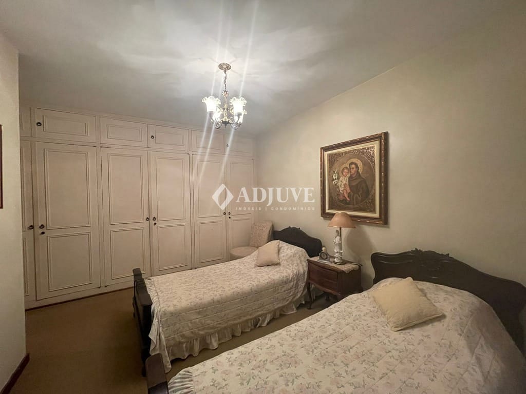 Apartamento à venda com 3 quartos, 183m² - Foto 4
