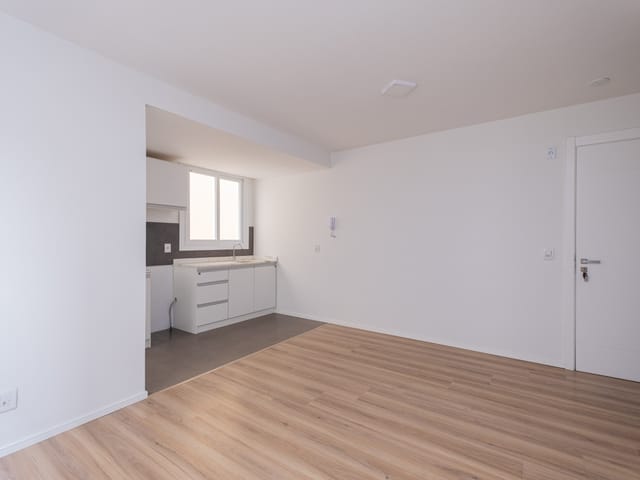 Apartamento 1 quarto e 1 banheiro, à venda ou para alugar, no bairro Centro em Pelotas