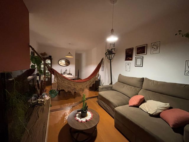 Apartamento 2 quartos e 1 banheiro, à venda, no bairro Bingen em Petrópolis