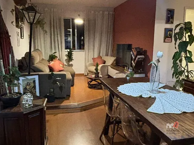 Apartamento 2 quartos e 1 banheiro, à venda, no bairro Bingen em Petrópolis