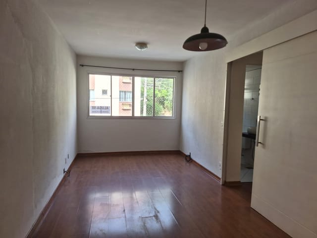 Apartamento 2 quartos e 1 banheiro, para alugar, no bairro Bingen em Petrópolis