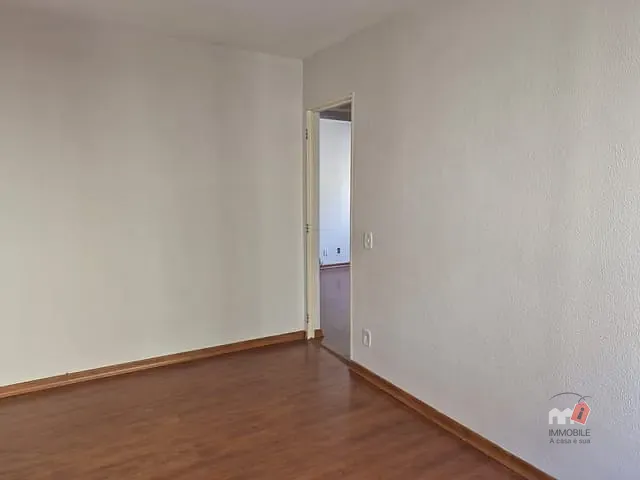 Apartamento 2 quartos e 1 banheiro, para alugar, no bairro Bingen em Petrópolis