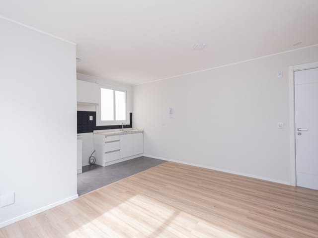 Apartamento 1 quarto e 1 banheiro, à venda ou para alugar, no bairro Centro em Pelotas