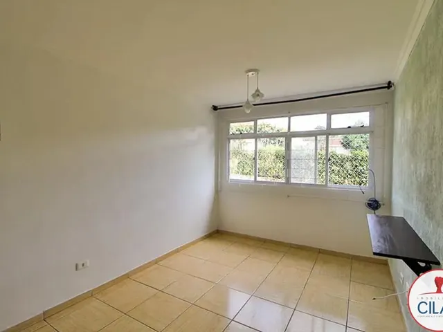 Apartamento 3 quartos e 1 banheiro, para alugar, no bairro Campo Comprido em Curitiba