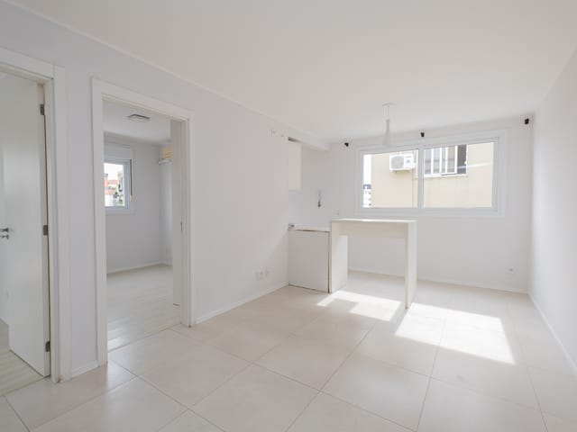 Apartamento 2 quartos e 1 banheiro, à venda ou para alugar, no bairro Centro em Pelotas
