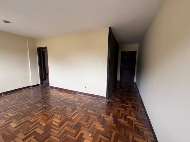 Apartamento 2 quartos e 1 banheiro, para alugar, no bairro São Sebastião em Petrópolis