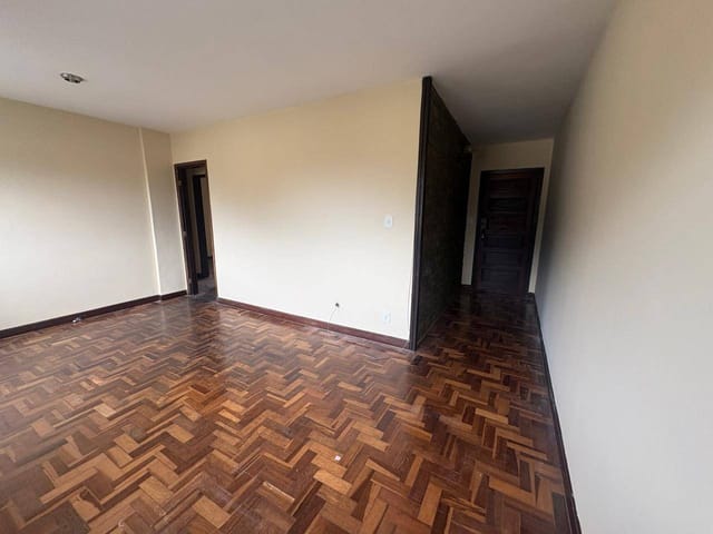 Apartamento 2 quartos e 1 banheiro, para alugar, no bairro São Sebastião em Petrópolis