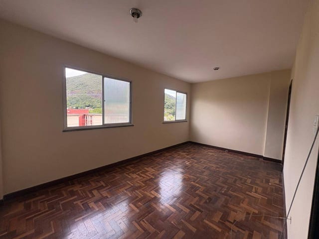 Apartamento 2 quartos e 1 banheiro, para alugar, no bairro São Sebastião em Petrópolis