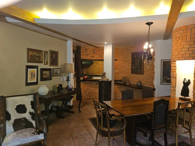 Apartamento à venda, no bairro Centro em Petrópolis