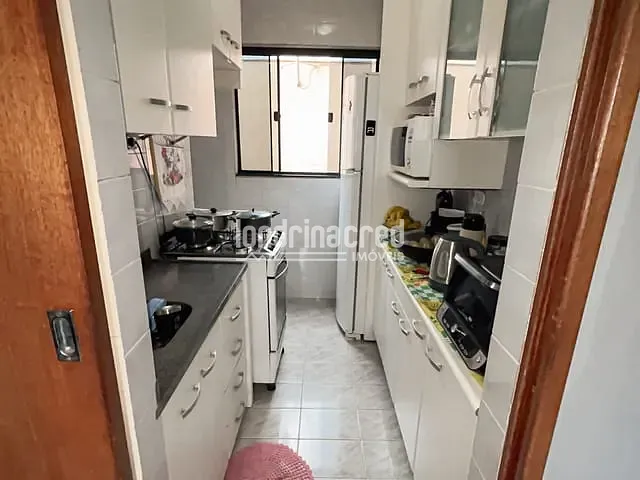 Apartamento 2 quartos e 1 banheiro, à venda, no bairro Residencial Aimara I em Londrina