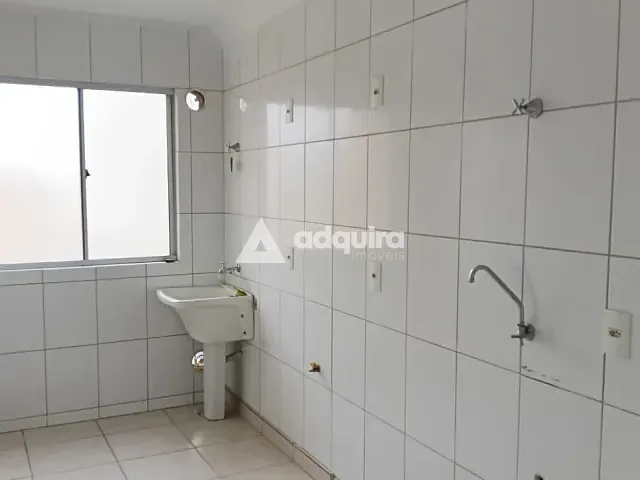 Apartamento 2 quartos e 1 banheiro, para alugar, no bairro Uvaranas em Ponta Grossa