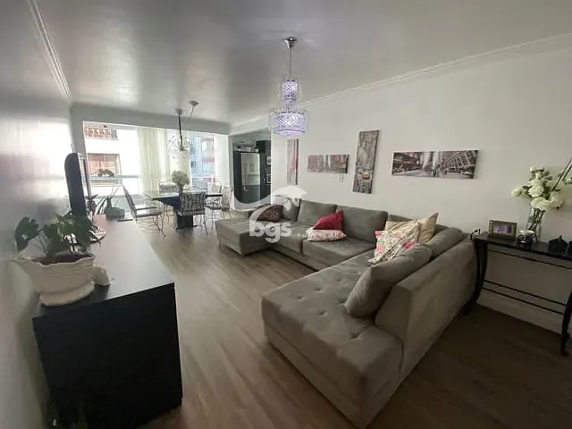 Apartamento com 139m² 3 quartos e 2 banheiros, à venda, no bairro Centro em Balneário Camboriú