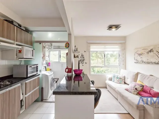 Apartamento 2 quartos e 2 banheiros, à venda, no bairro Campo Comprido em Curitiba