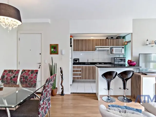 Apartamento 2 quartos e 2 banheiros, à venda, no bairro Campo Comprido em Curitiba
