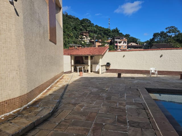 Apartamento 1 quarto e 1 banheiro, para alugar, no bairro Bingen em Petrópolis