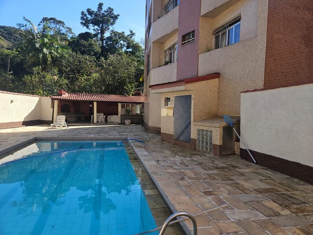 Apartamento 1 quarto e 1 banheiro, para alugar, no bairro Bingen em Petrópolis