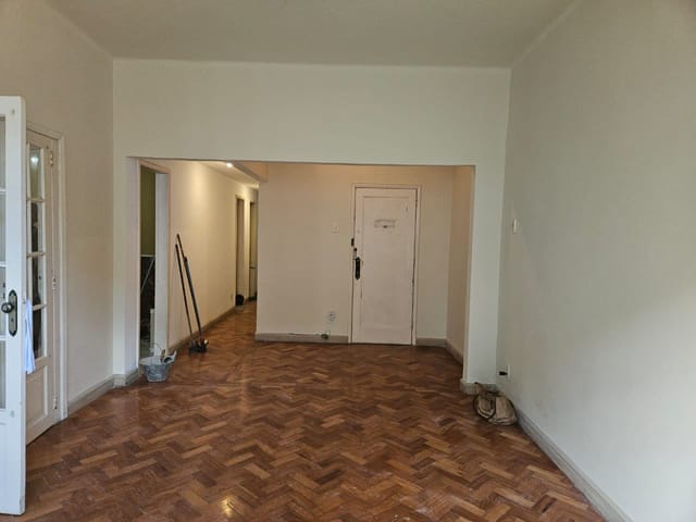 Apartamento 3 quartos e 2 banheiros, à venda, no bairro Centro em Petrópolis