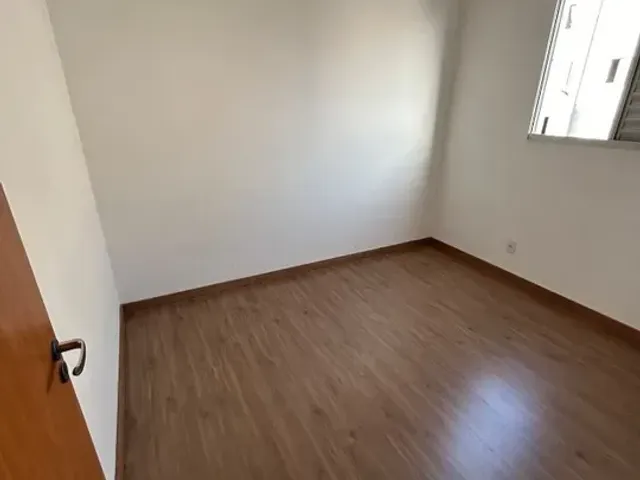 Apartamento 2 quartos e 1 banheiro, à venda, no bairro Jardim Gurilândia em Taubaté