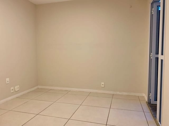 Apartamento 3 quartos e 2 banheiros, para alugar, no bairro Centro em Petrópolis