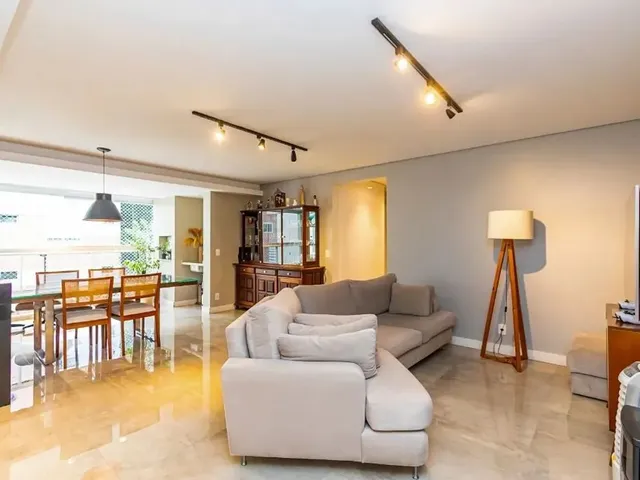 Apartamento 3 quartos e 4 banheiros, para alugar, no bairro São Lourenço em Curitiba
