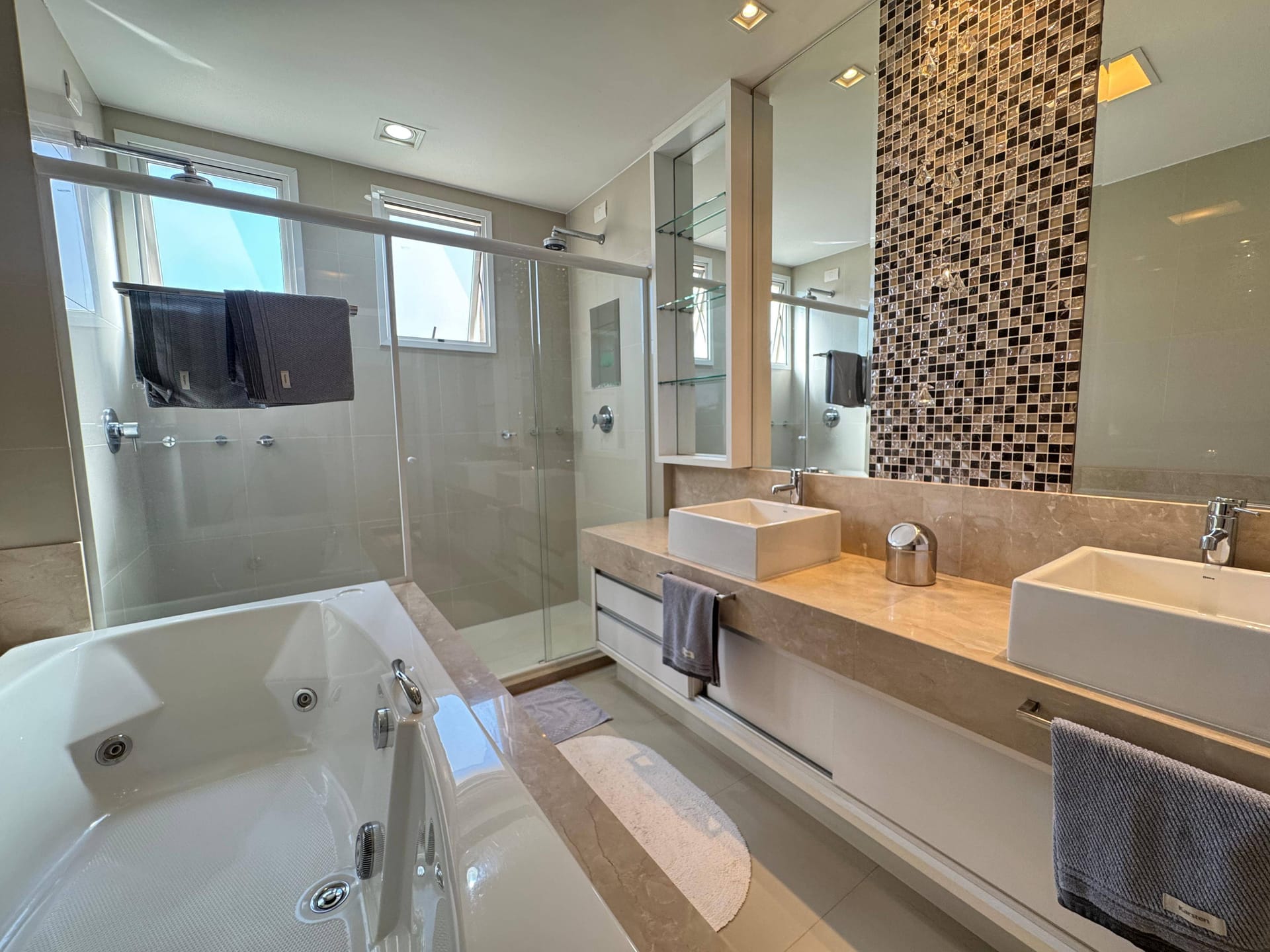 Apartamento, 3 quartos, 220 m² - Foto 11