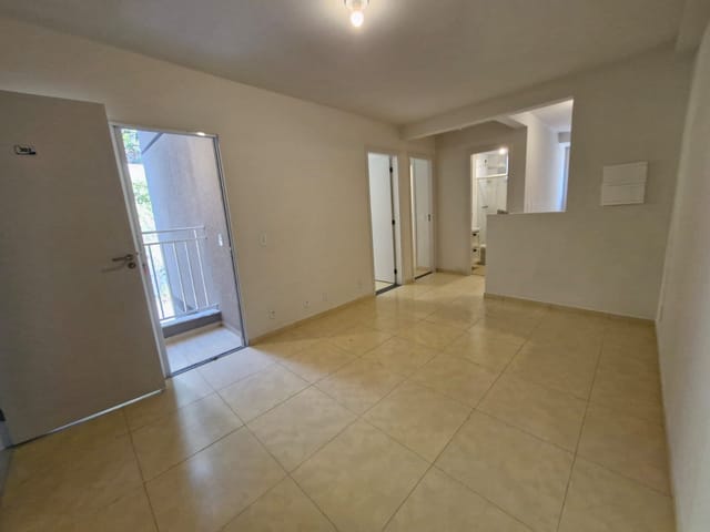 Apartamento 2 quartos e 2 banheiros, para alugar, no bairro Duarte Silveira em Petrópolis