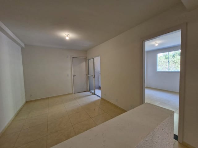 Apartamento 2 quartos e 2 banheiros, para alugar, no bairro Duarte Silveira em Petrópolis