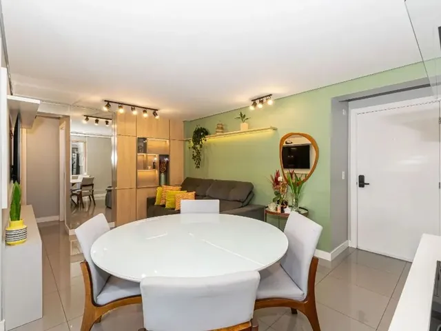 Apartamento 3 quartos e 2 banheiros, à venda, no bairro Novo Mundo em Curitiba