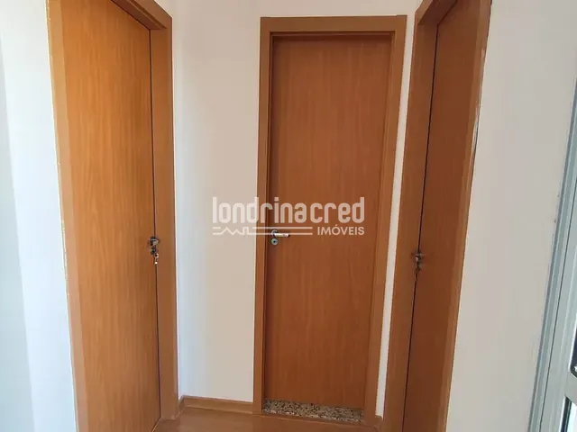 Apartamento 2 quartos e 1 banheiro, à venda, no bairro Condomínio Laguna Málaga em Londrina