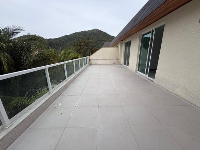 Cobertura / Penthouse 4 quartos e 2 banheiros, à venda, no bairro Itaipava em Petrópolis