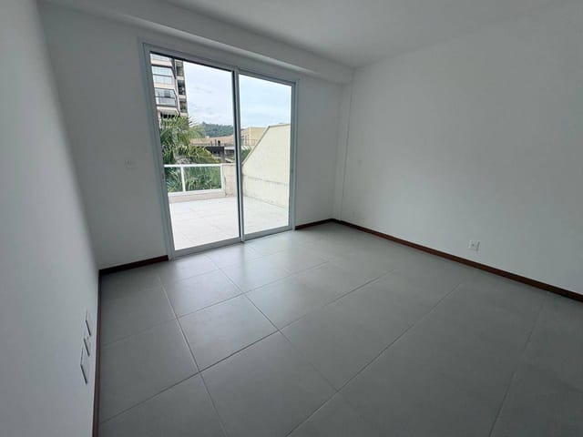 Cobertura / Penthouse 4 quartos e 2 banheiros, à venda, no bairro Itaipava em Petrópolis