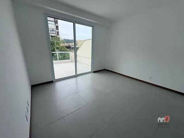 Cobertura / Penthouse 4 quartos e 2 banheiros, à venda, no bairro Itaipava em Petrópolis