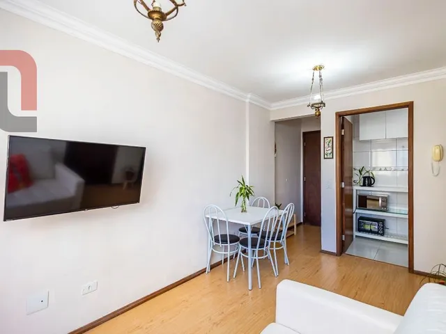Apartamento 1 quarto e 1 banheiro, à venda, no bairro Centro em Curitiba