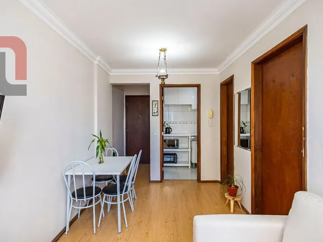 Apartamento 1 quarto e 1 banheiro, à venda, no bairro Centro em Curitiba