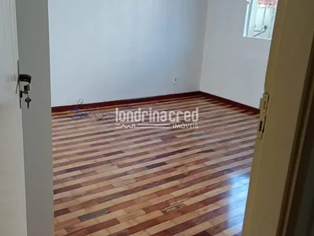 Apartamento 3 quartos e 2 banheiros, à venda, no bairro Edifício Dona Adelaide em Londrina