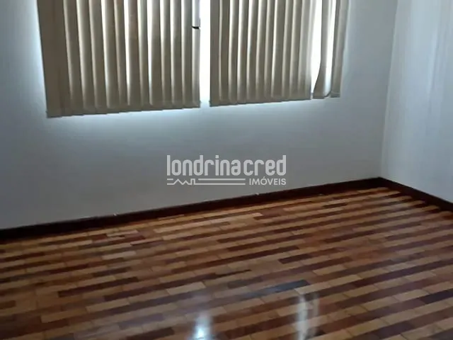 Apartamento 3 quartos e 2 banheiros, à venda, no bairro Edifício Dona Adelaide em Londrina