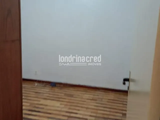 Apartamento 3 quartos e 2 banheiros, à venda, no bairro Edifício Dona Adelaide em Londrina