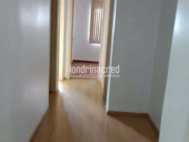 Apartamento 3 quartos e 2 banheiros, à venda, no bairro Edifício Dona Adelaide em Londrina