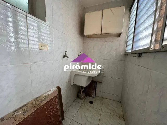 Apartamento com 10m² 1 quarto e 20 banheiros, para alugar, no bairro Centro em São José Dos Campos