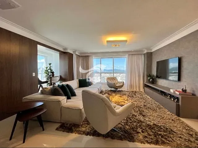 Apartamento com 416m² 4 quartos e 5 banheiros, à venda, no bairro Centro em Balneário Camboriú