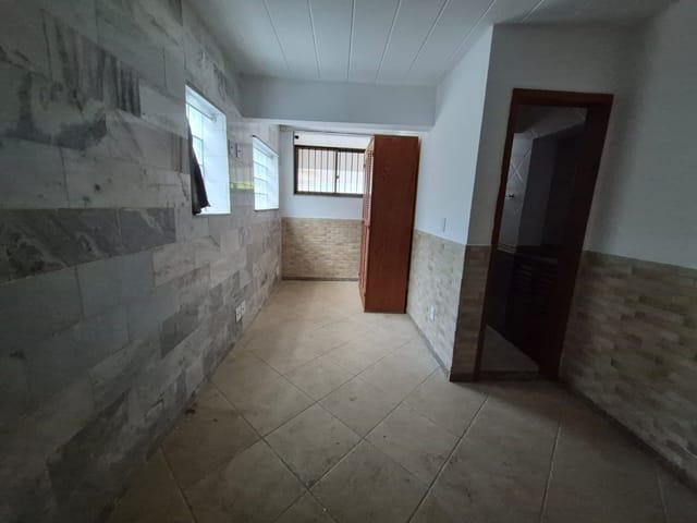 Apartamento 1 quarto e 2 banheiros, para alugar, no bairro Quarteirão Ingelheim em Petrópolis