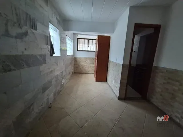 Apartamento 1 quarto e 2 banheiros, para alugar, no bairro Quarteirão Ingelheim em Petrópolis