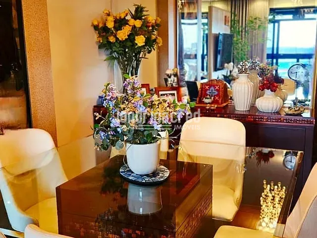 Apartamento com 217m² 3 quartos e 2 banheiros, à venda, no bairro EDIFÍCIO FLORESTA NEGRA em Londrina
