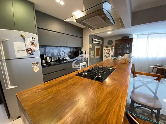 Apartamento com 286m² 2 quartos e 2 banheiros, à venda, no bairro Centro em Balneário Camboriú