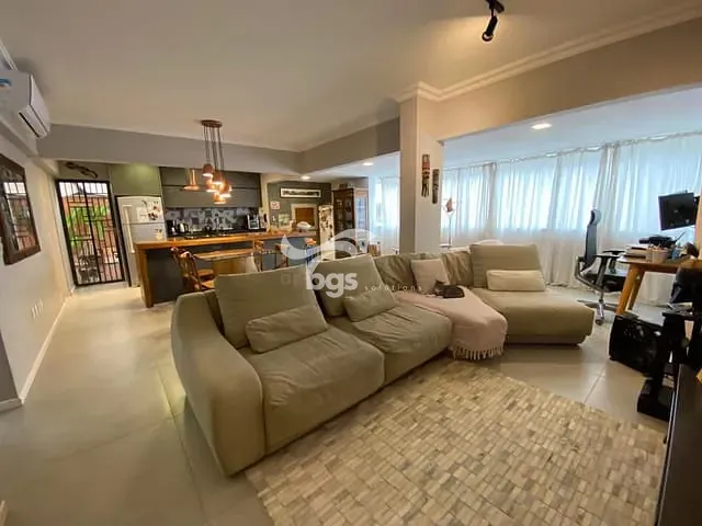 Apartamento com 286m² 2 quartos e 2 banheiros, à venda, no bairro Centro em Balneário Camboriú