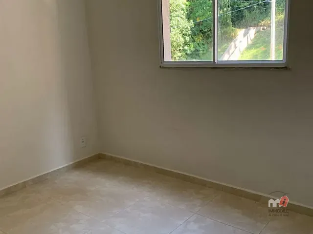 Apartamento 2 quartos e 2 banheiros, para alugar, no bairro Duarte Silveira em Petrópolis