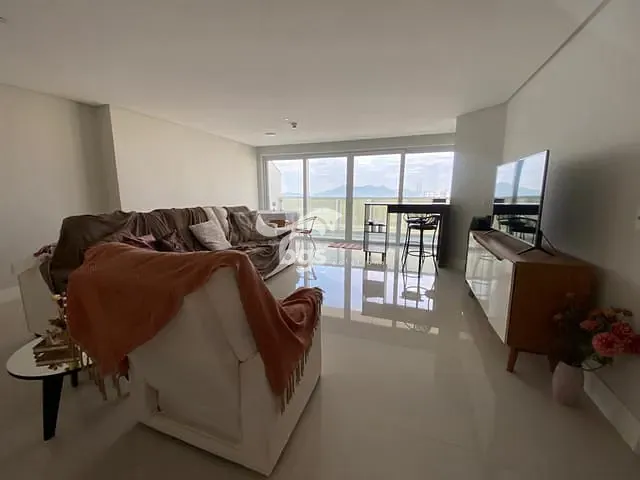Apartamento com 275m² 3 quartos e 4 banheiros, à venda, no bairro Pioneiros em Balneário Camboriú