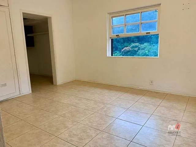 Apartamento 1 quarto e 2 banheiros, para alugar, no bairro Nogueira em Petrópolis