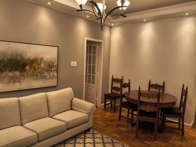 Apartamento 3 quartos e 2 banheiros, para alugar, no bairro Centro em Petrópolis